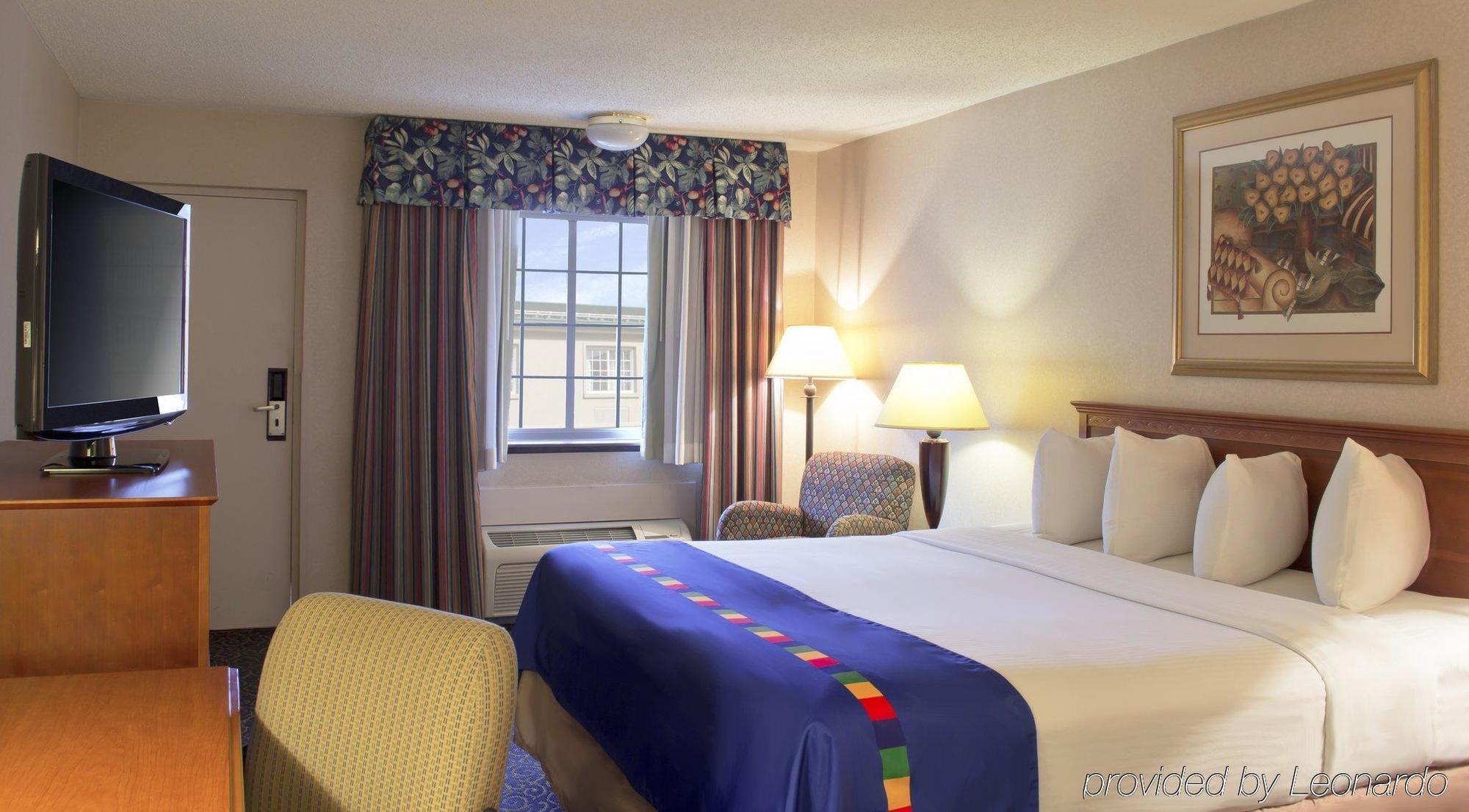 Park Inn By Radisson Harrisburg West 梅卡尼克斯堡 客房 照片
